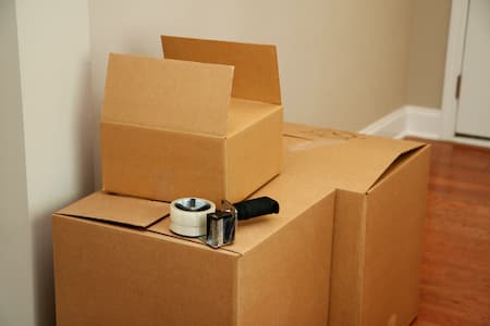 The Best Ways to Pack and Move Your Clothing Thumbnail